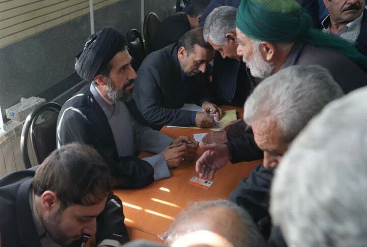 پاسخ به مطالبات ۱۵۰ شهروند در مسجد قبا توسط مسئولان قضایی