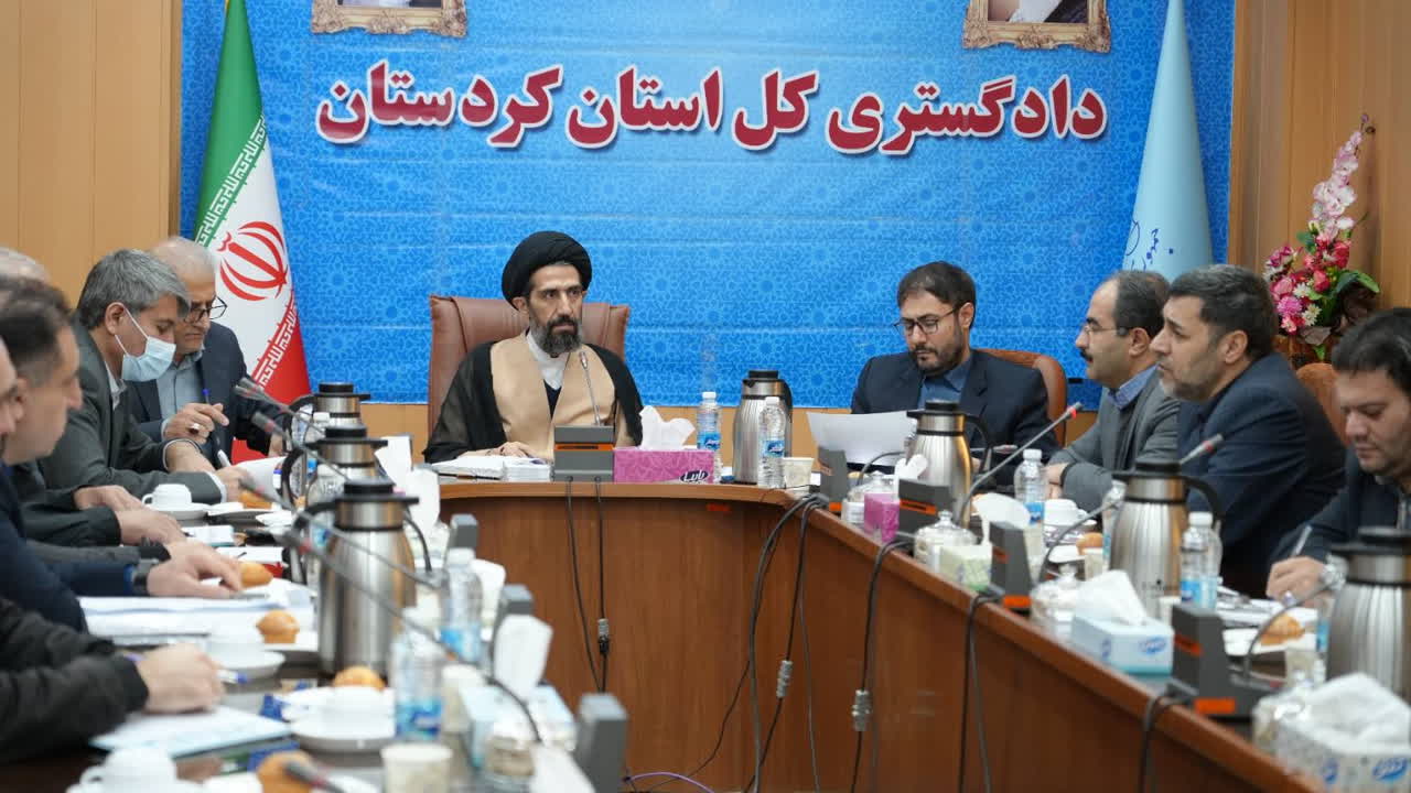 ضرورت تامین مطالبات قانونی و دغدغه های معیشتی و اقتصادی مردم کردستان