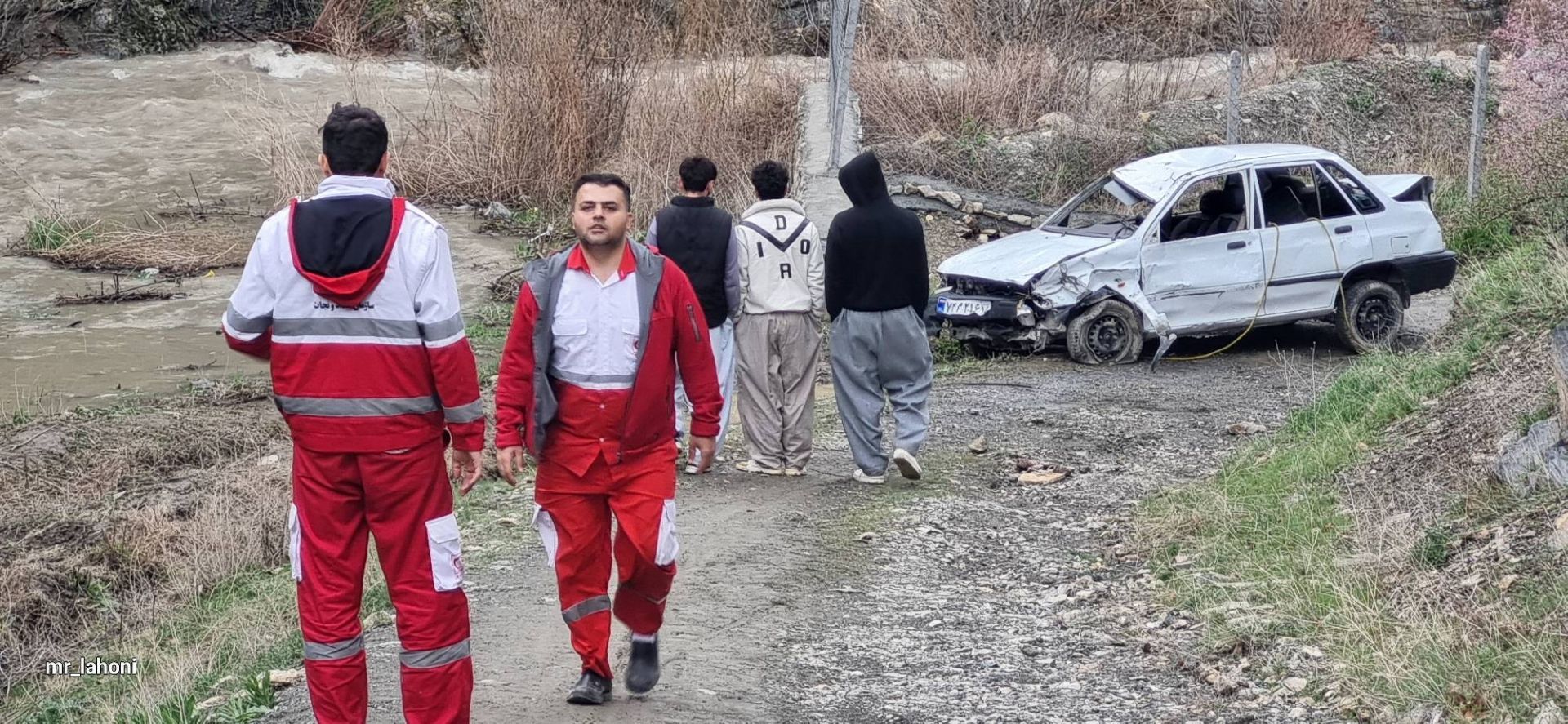 سقوط یک دستگاه سواری در سروآباد ۳ کشته و زخمی برجاگذاشت