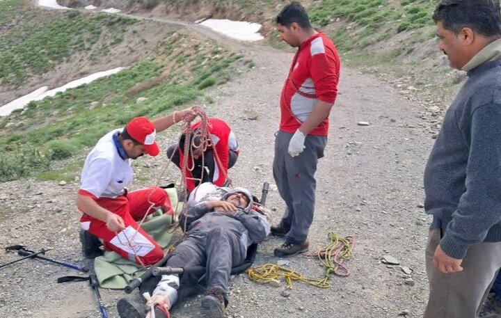 نجات دو مصدوم در چهلچشمه دیواندره پس از ۹ ساعت عملیات