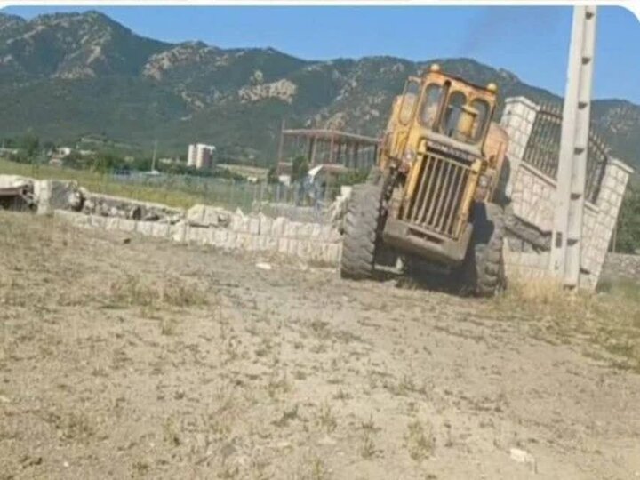 قلعوقمع ۱۲ ساختوساز غیرمجاز در حریم تالاب بینالمللی زریبار